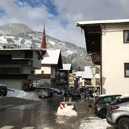 Lägenhet Building, *