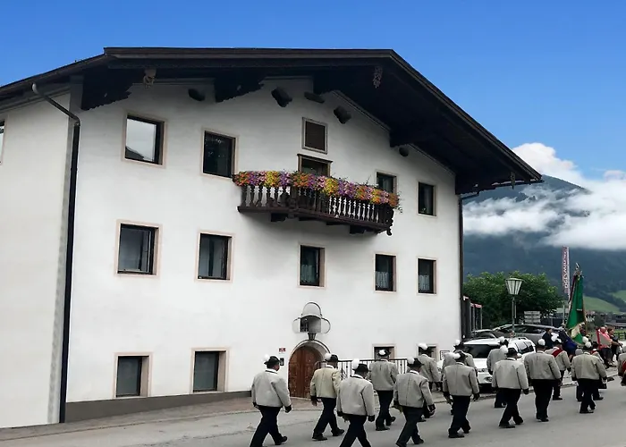 דירה Building, *