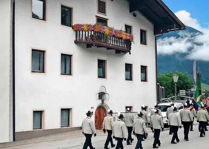 Appartamento Building, *