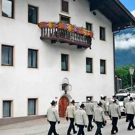 Διαμέρισμα Building, *